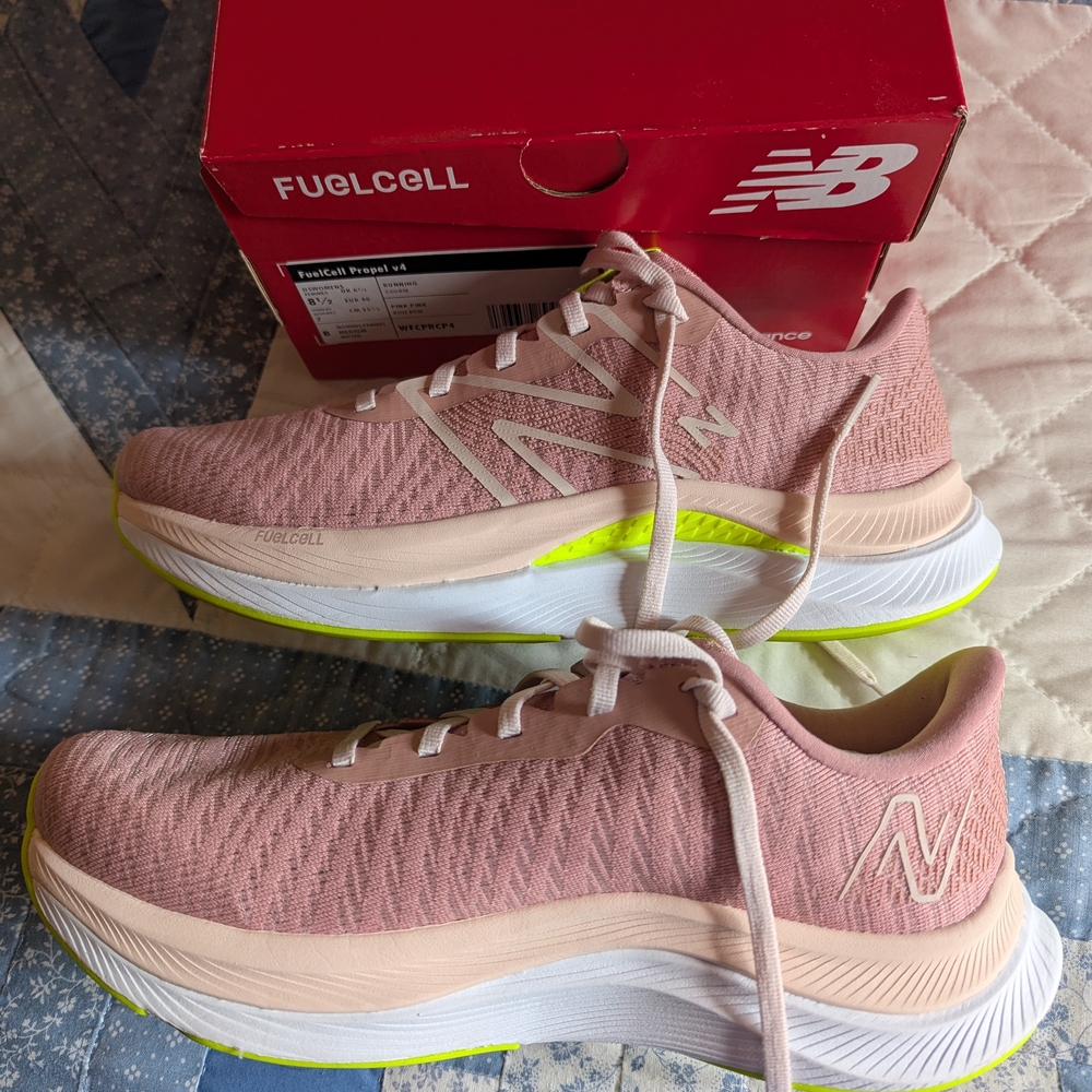 New Balance Women's Pink Fuel cell Propel V4
